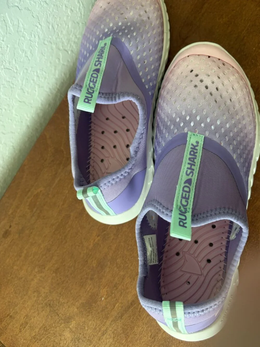 Rugged Shark Aqua Flo Water Shoes Girls Purple Slip-On Like New. (CT)